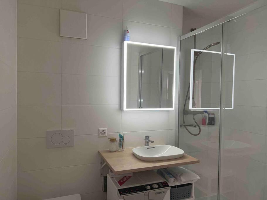 Appartement Calme Et Lumineux De 2,5 Pces Proche Lausanne Ecublens  Exteriör bild